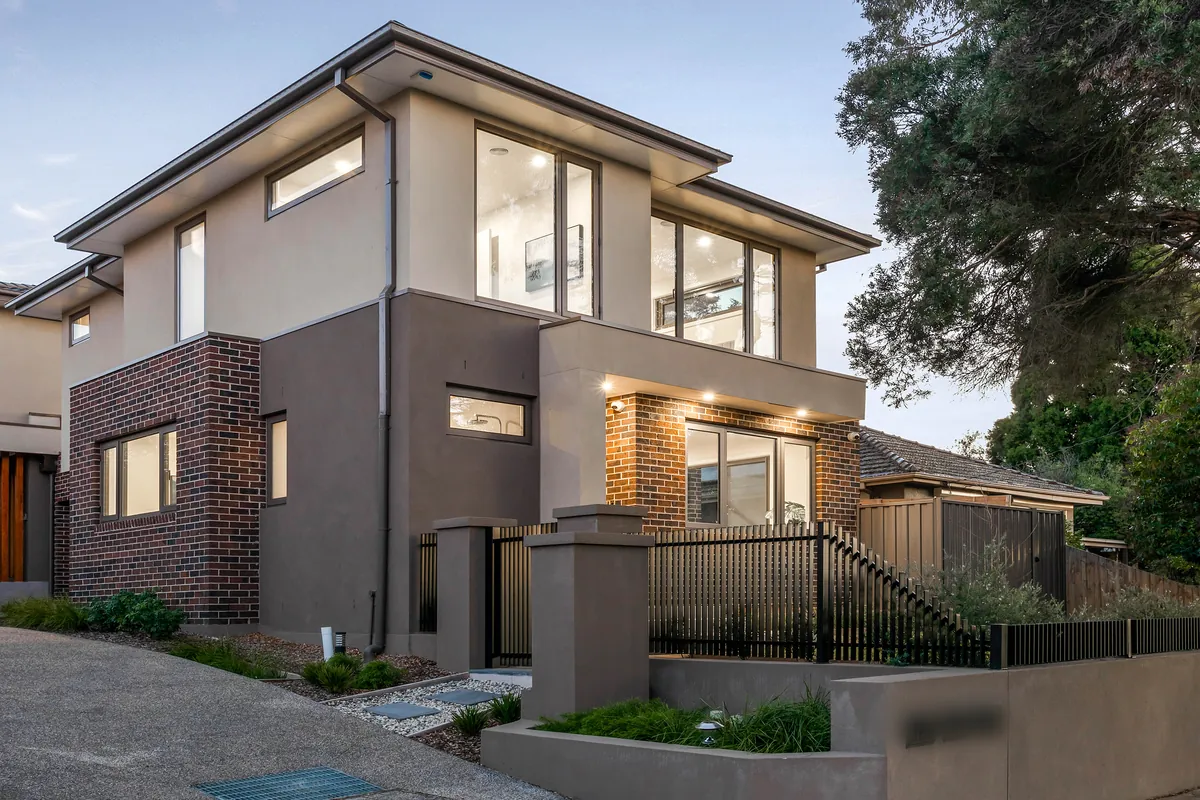 VD Homes townhouse project at dusk, Melbourne
